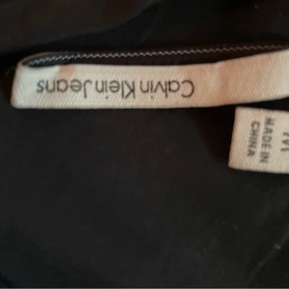 Calvin Klein women’s Fall blouse. - Picture 3 of 5